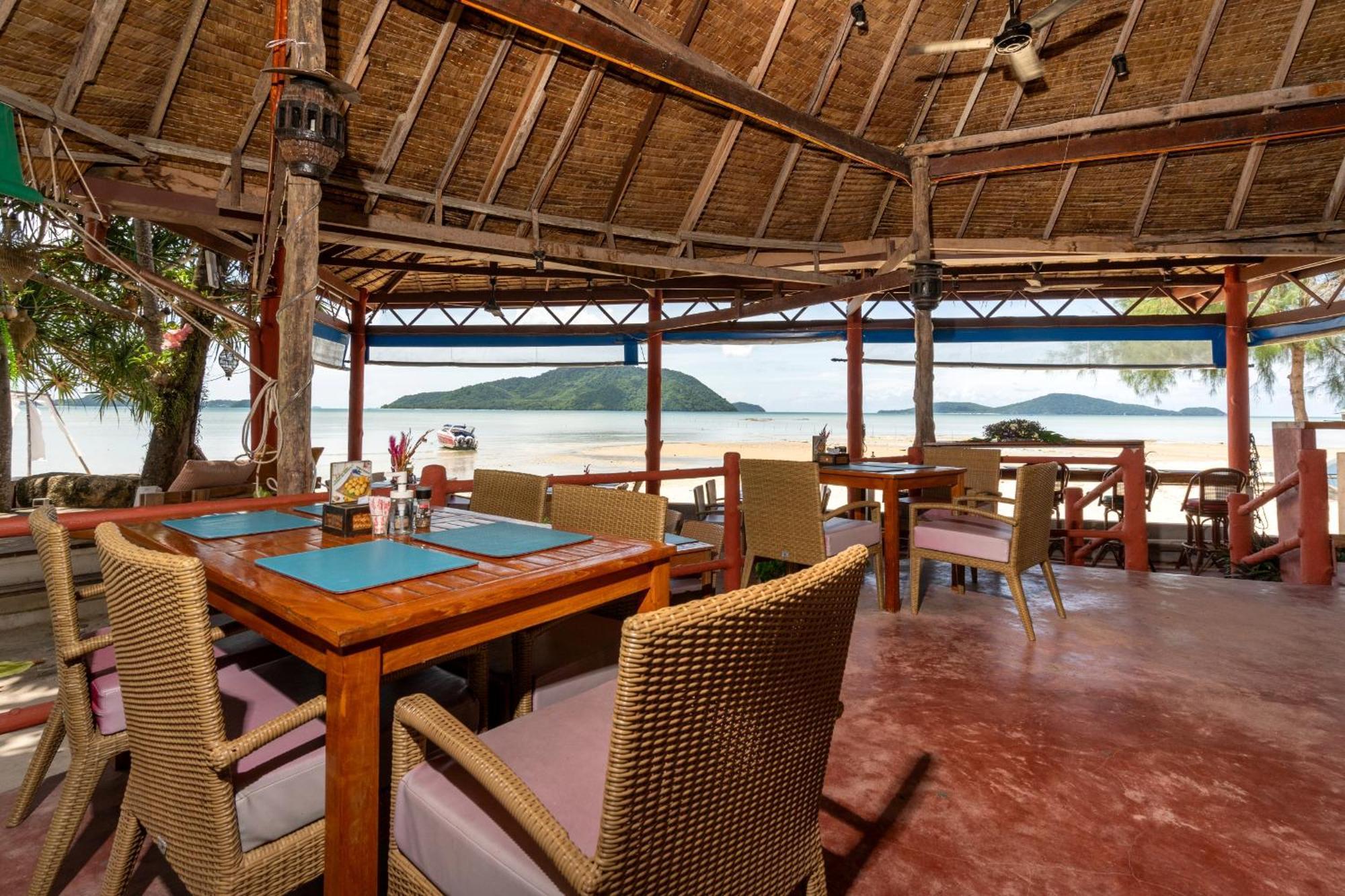 Friendship & Atmanjai Wellness Centre Курортный комплекс 4*